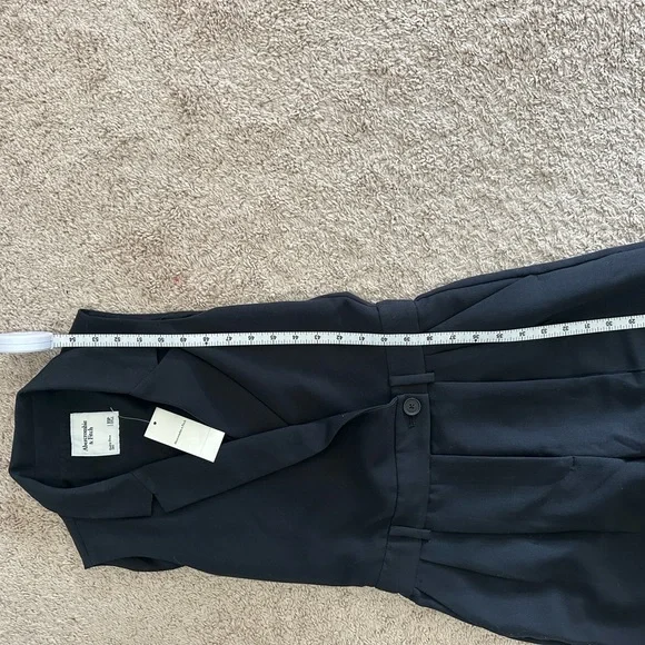 NWT Abercrombie & Fitch Black Sloane Jumpsuit - Picture 4 of 11